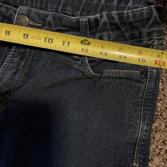 Super cute jeans very stylish! Love the bling💕 - Picture 10 of 11